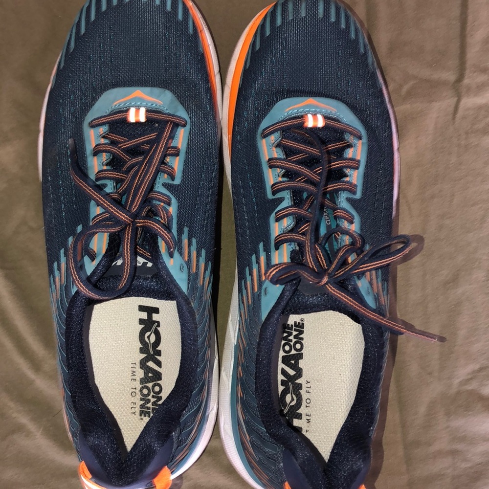 HOKA Clifton 5s